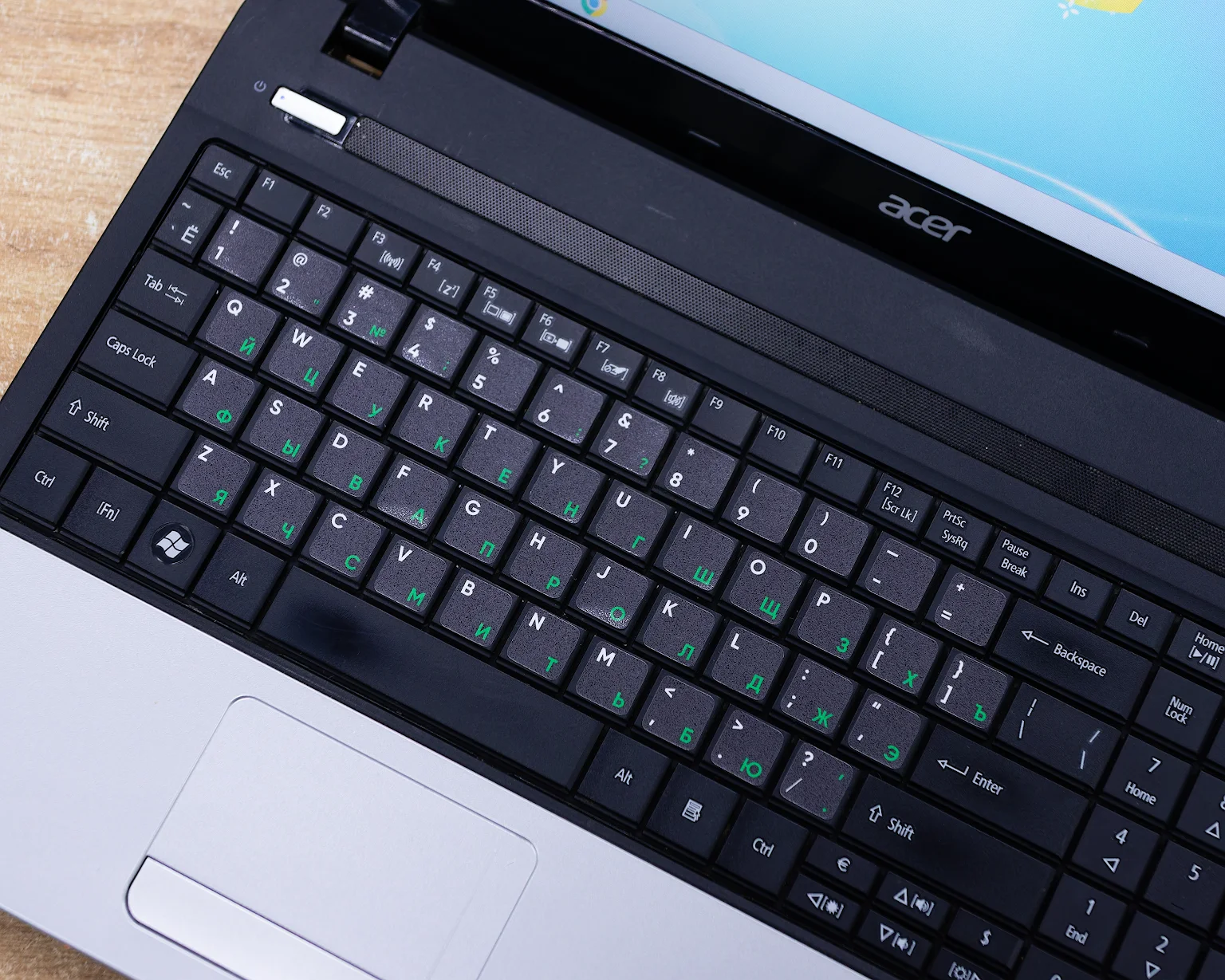 Ноутбук Acer Aspire E1-531 (HD/Intel Celeron B820/4GB/HDD 1000 GB)