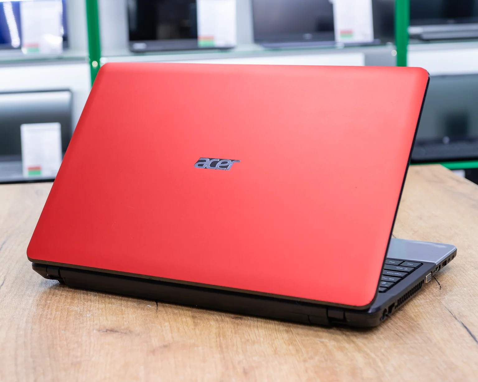 Ноутбук Acer Aspire E1-531 (HD/Intel Celeron B820/4GB/HDD 1000 GB)