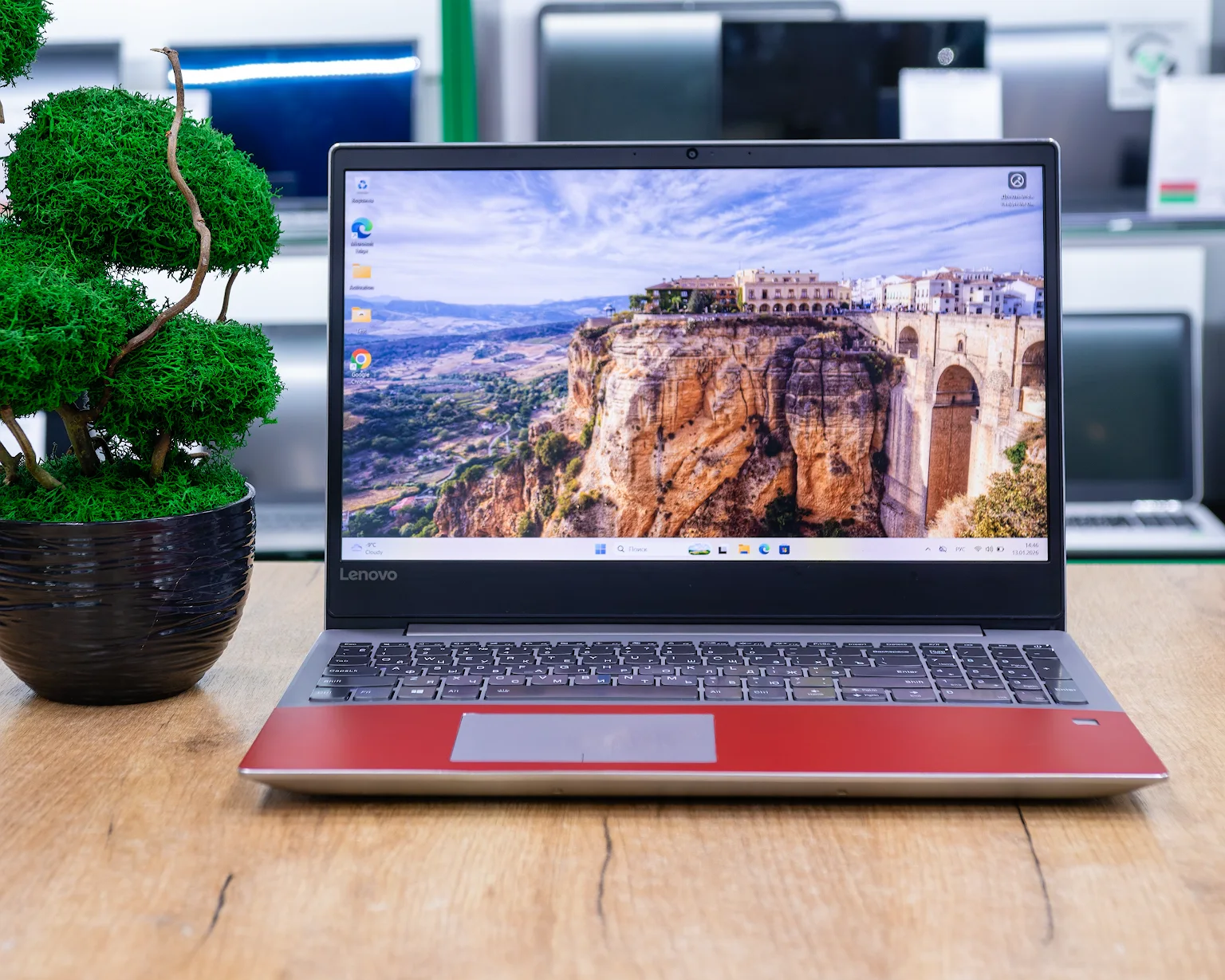 Ноутбук Lenovo IdeaPad 720-15IKB (FHD IPS/i7-8gen/RX 560 4GB/8GB/SSD 256GB)