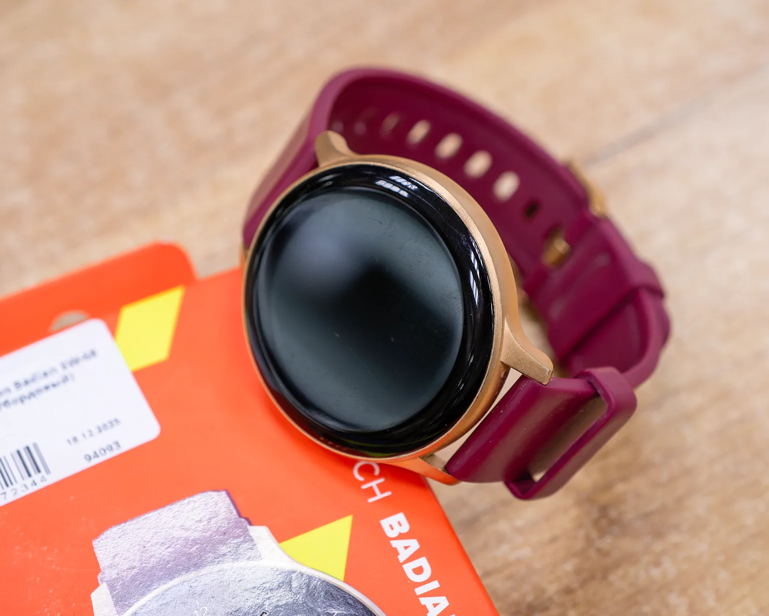 Умные часы Canyon Badian SW-68 (золотистый/бордовый)