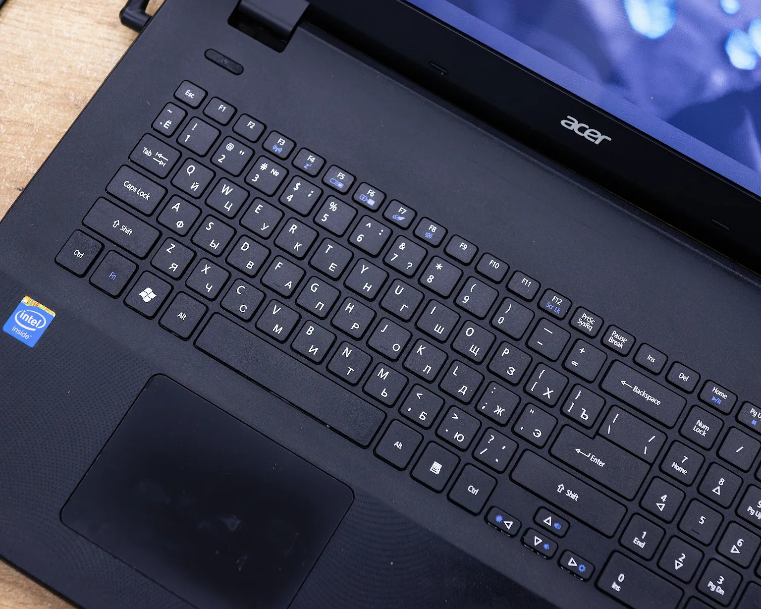 Ноутбук Acer Aspire ES1-711 (HD+/Intel Celeron N2940/4GB/HDD 500GB)