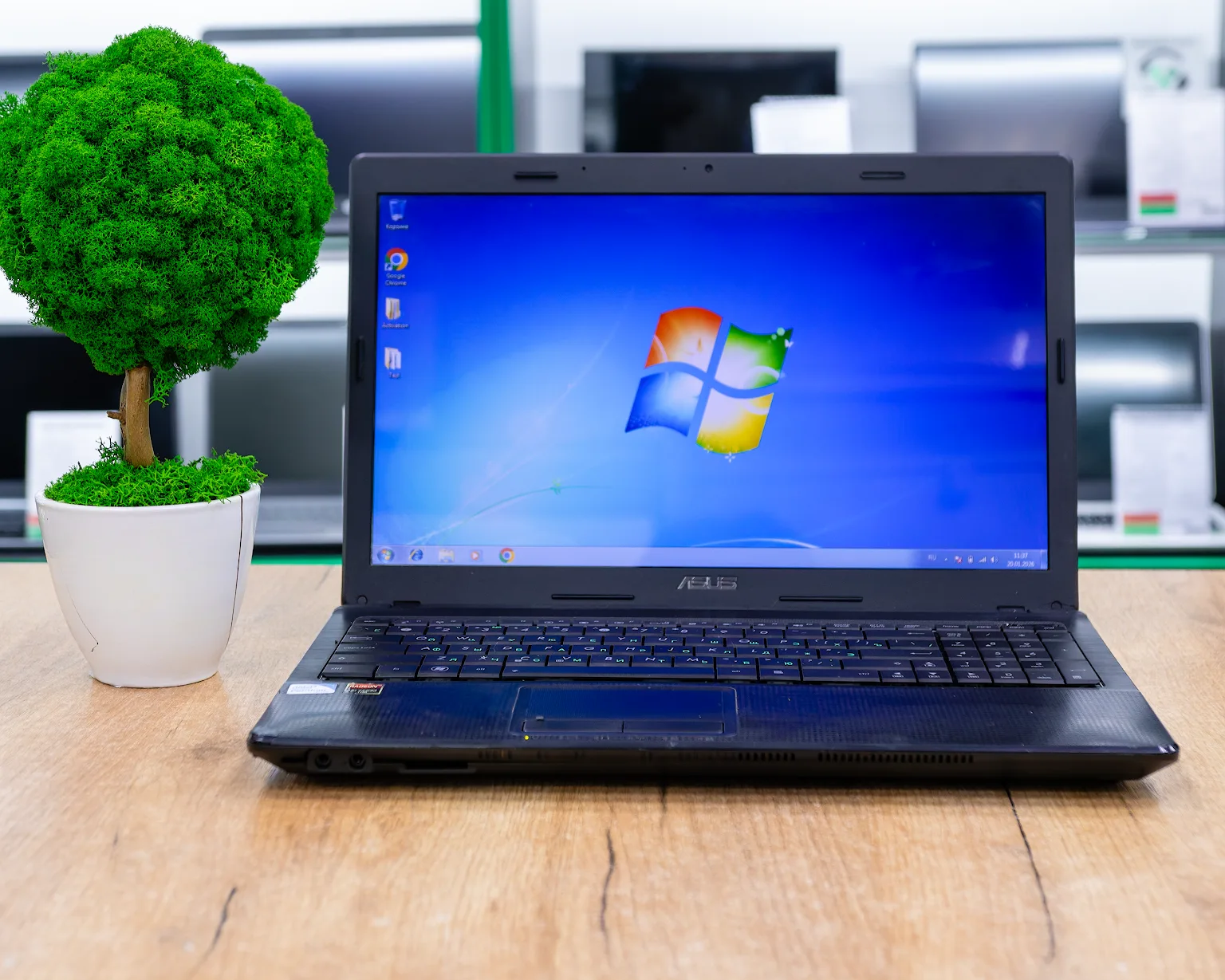 Ноутбук Asus X54H (HD/Intel Pentium B960/AMD Radeon 7470M 1 Гб/4GB/HDD 320GB)