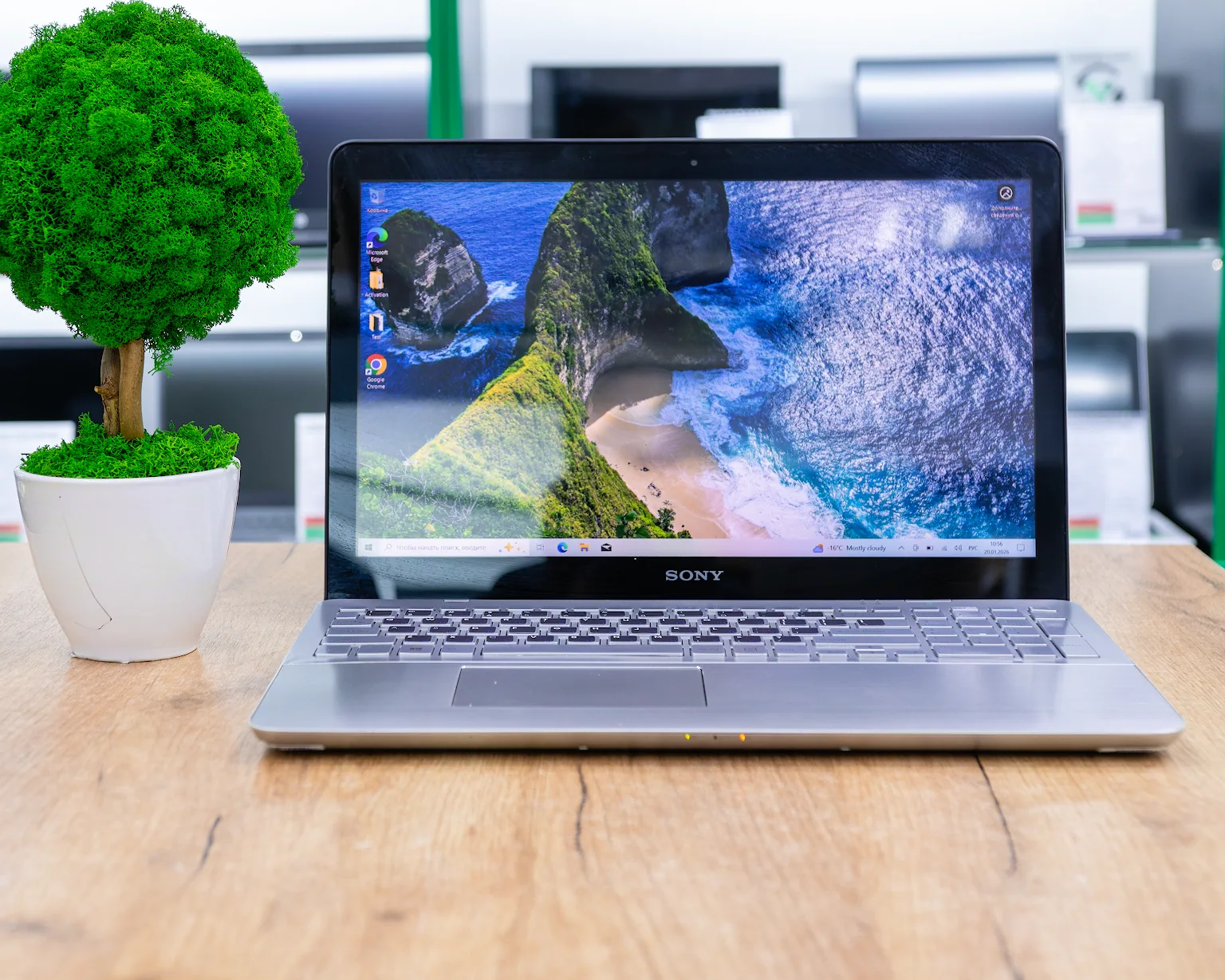 Ноутбук Sony Vaio SVF15AA1QM (FHD/i5-3gen/NVIDIA GT 735M 2ГБ/8GB/SSD 240GB)