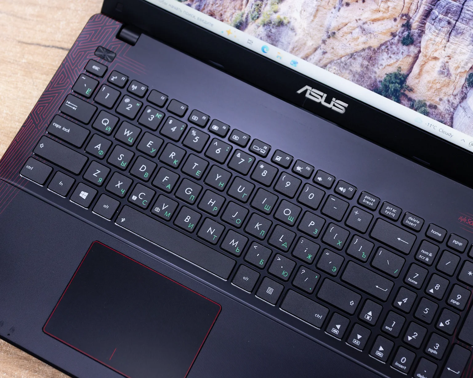 Игровой ноутбук ASUS X550IK (HD/FX-9830P/RX 560 4GB/8GB/SSD 256GB)