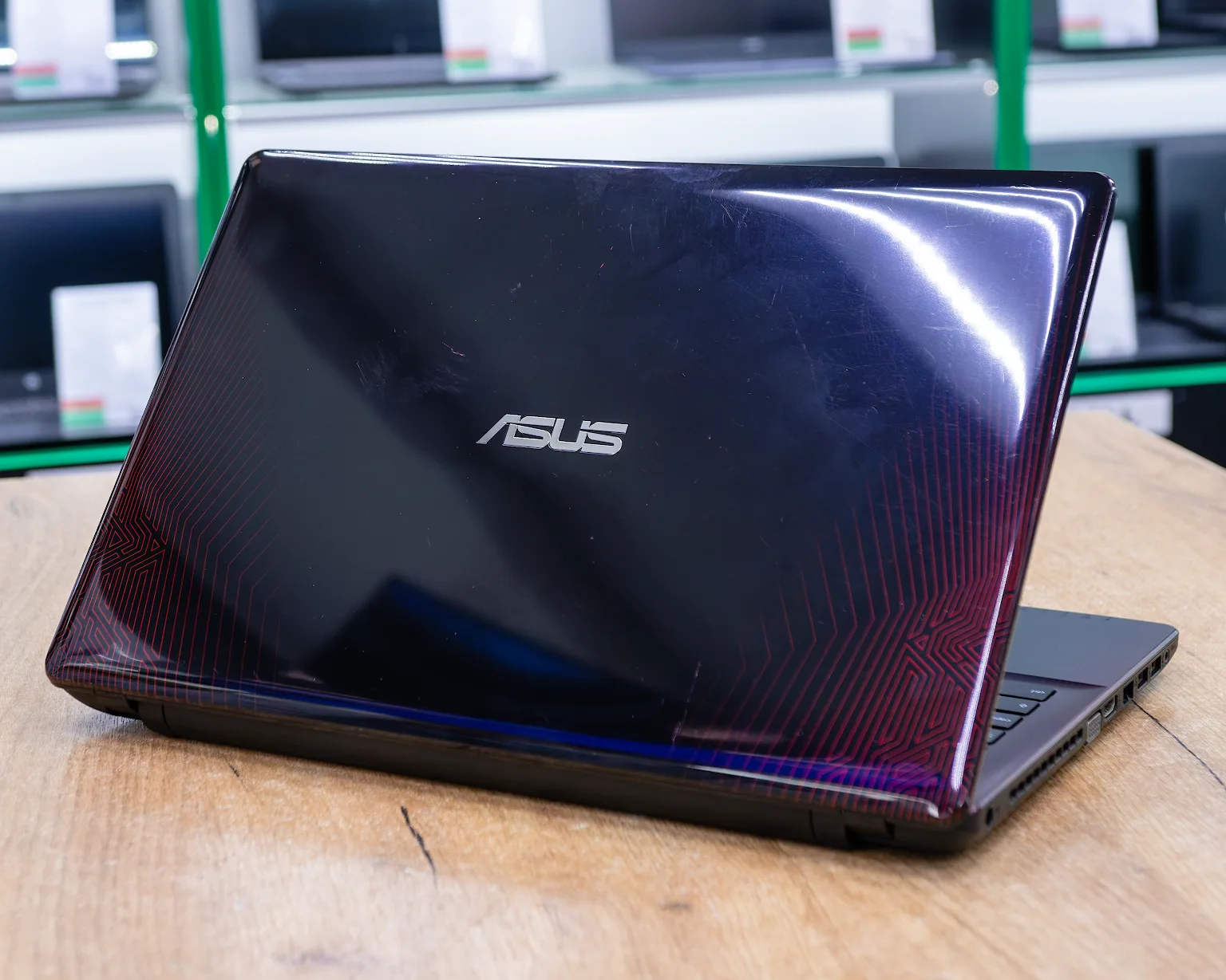 Игровой ноутбук ASUS X550IK (HD/FX-9830P/RX 560 4GB/8GB/SSD 256GB)