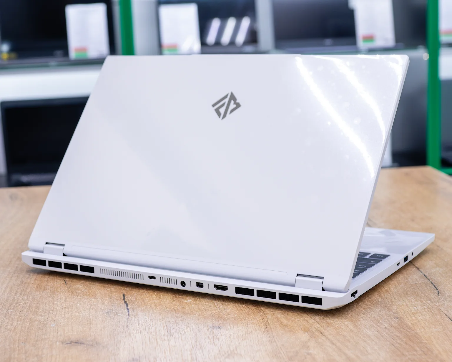 (новый.) Игровой ноутбук FIREBAT 16 Pro (240Hz/Ryzen 9 8945HX/RTX 5060 8GB/32GB/SSD 1024GB)