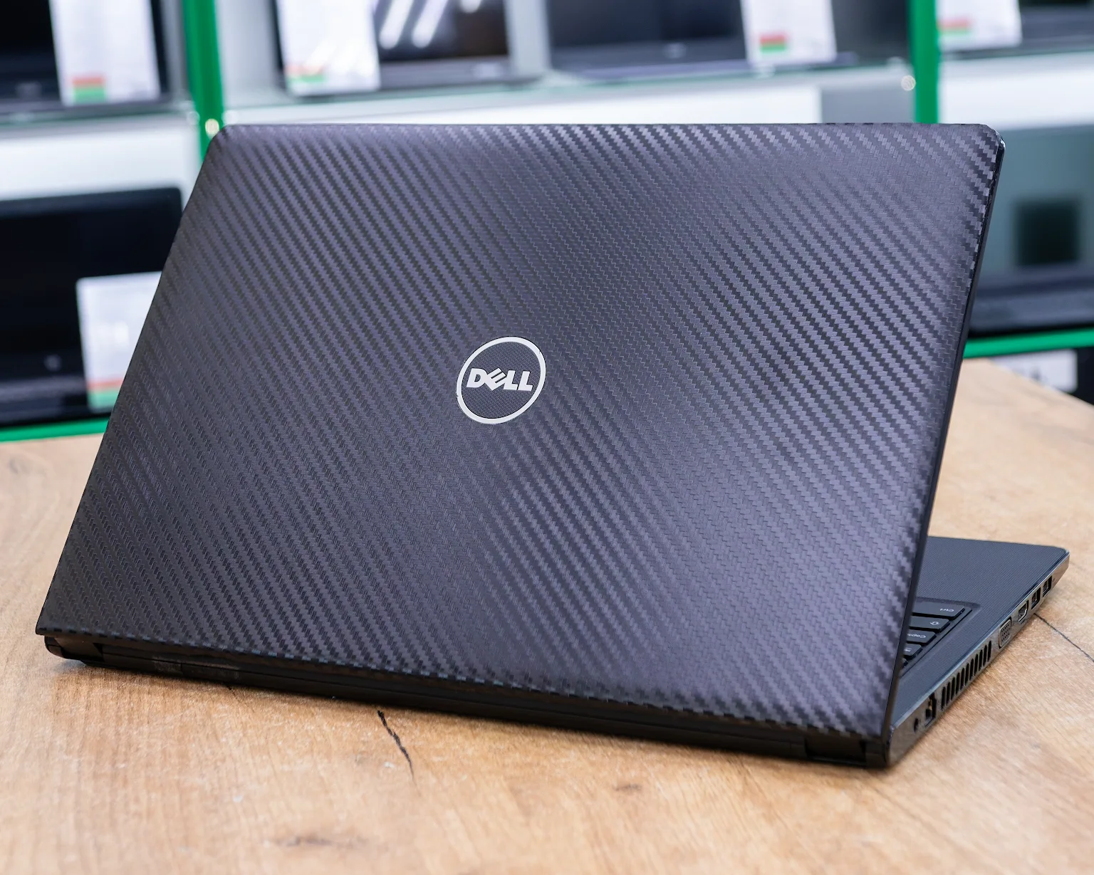 Ноутбук Dell Vostro 15 3568 (FHD/i5-7gen/8GB/SSD 256GB)