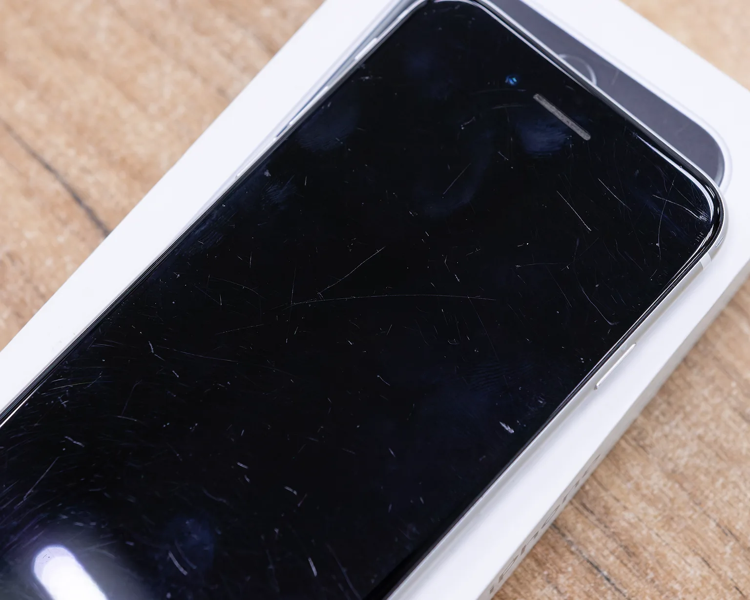 Apple iPhone SE 2020 128GB (белый)