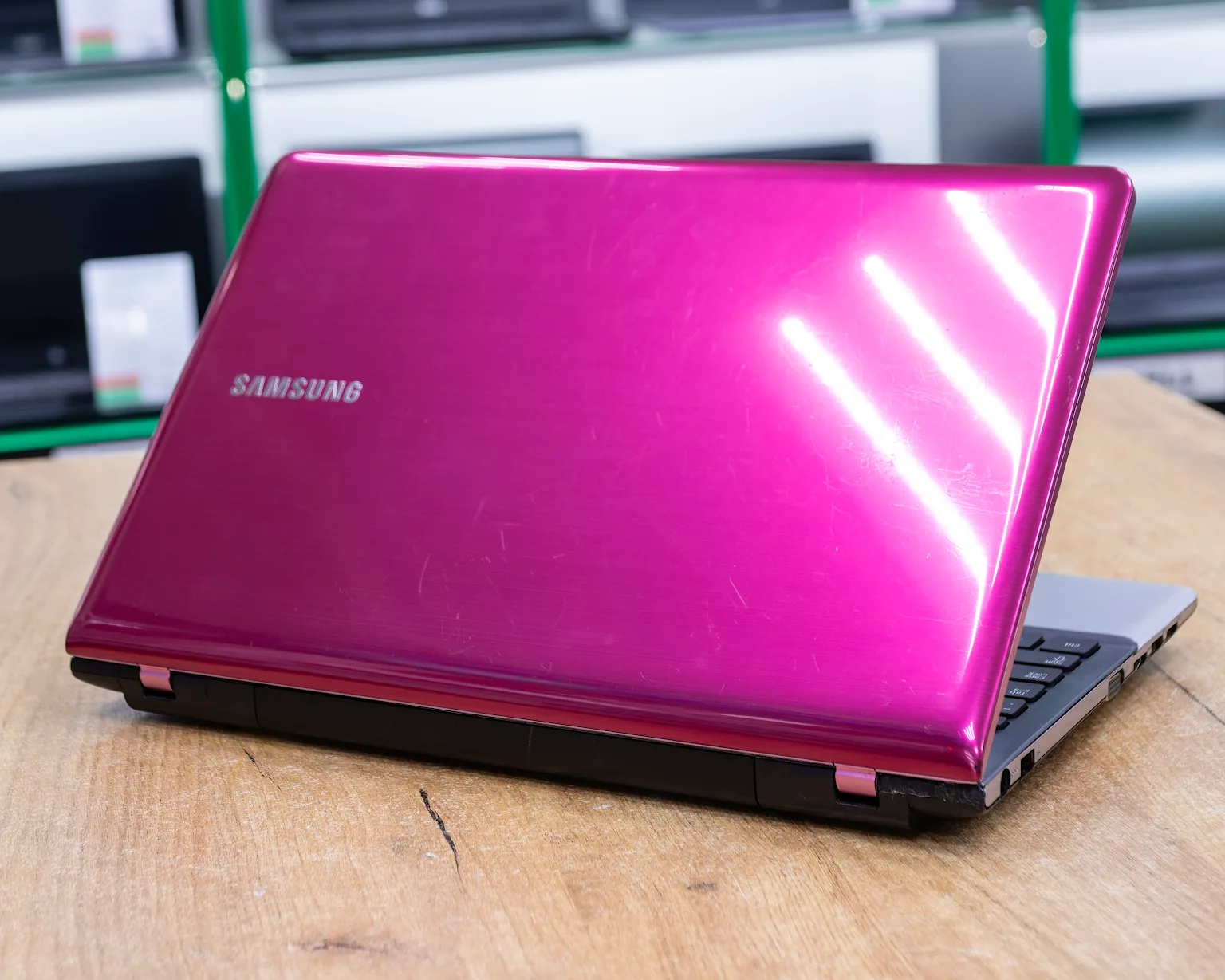 Ноутбук Samsung NP350V (HD/i3-3gen/Radeon HD 7670M 1GB/8GB/SSD 256GB)