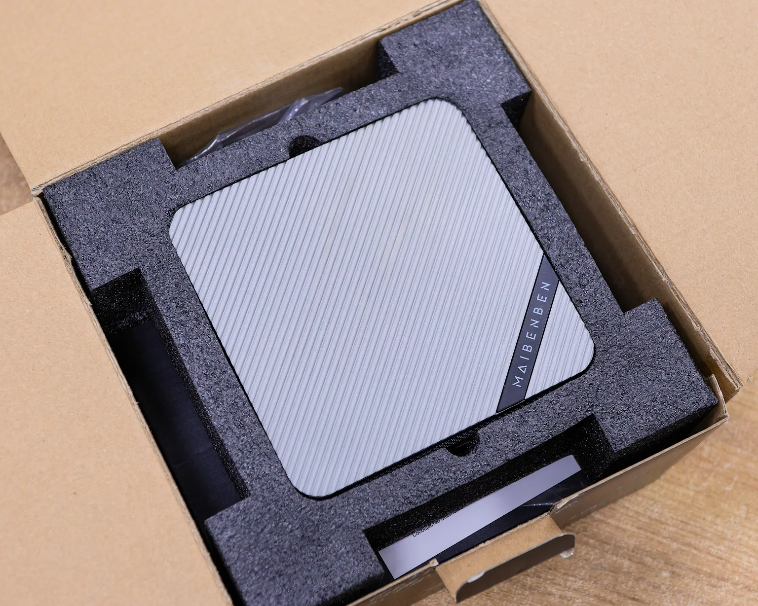 Компактный компьютер (мини-ПК) Maibenben PC40 (Ryzen 7-4gen, AMD Radeon RX Vega 7, ОЗУ 16GB, SSD 512GB)