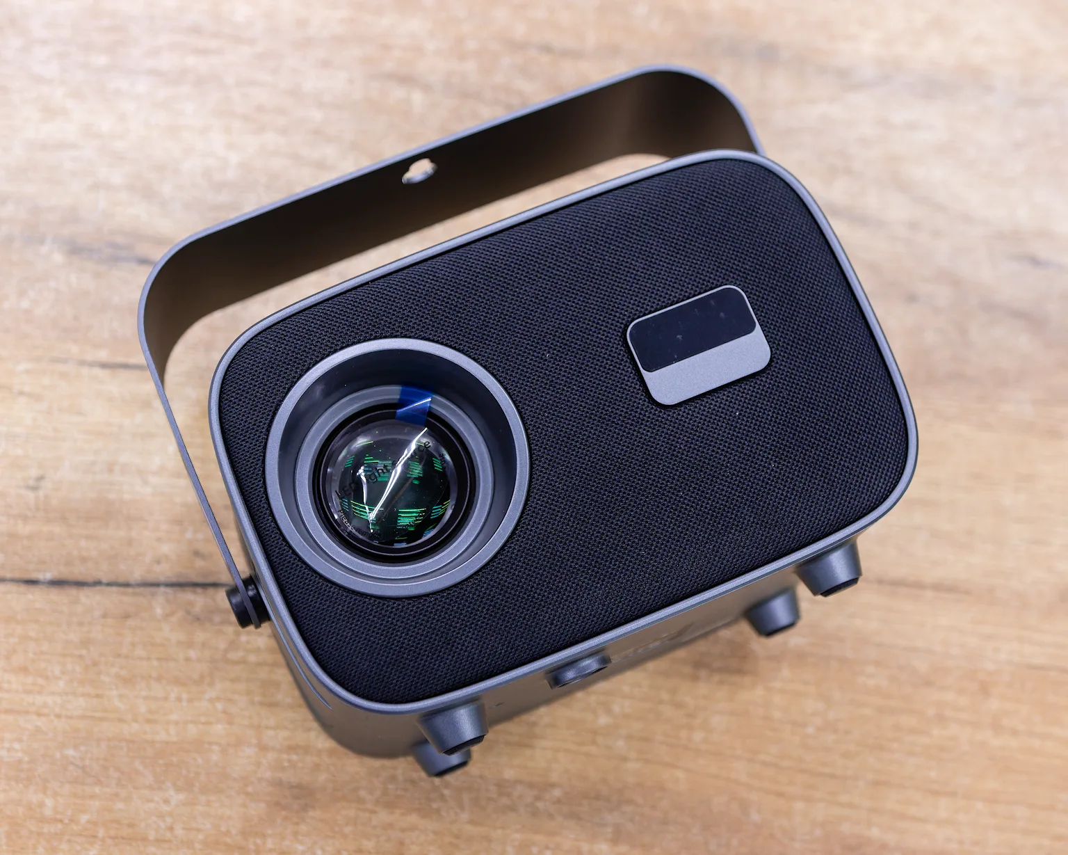 (новый.) Портативный домашний проектор A10 FullHD, серый