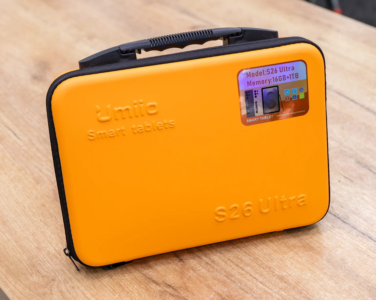 (новый.) Планшет с клавиатурой Umiio S26 Ultra 3GB/64GB (золотой)