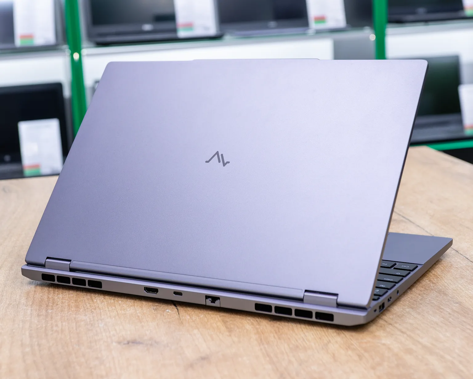 Ноутбук Maibenben B515B (2K/120HZ/Ryzen 7-8gen/24GB/SSD 1024GB)