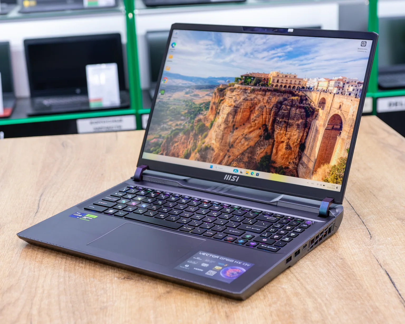 Игровой ноутбук MSI Vector GP68HX (240HZ/I9-13Ggen/RTX 4090 16GB/16GB/1024GB)