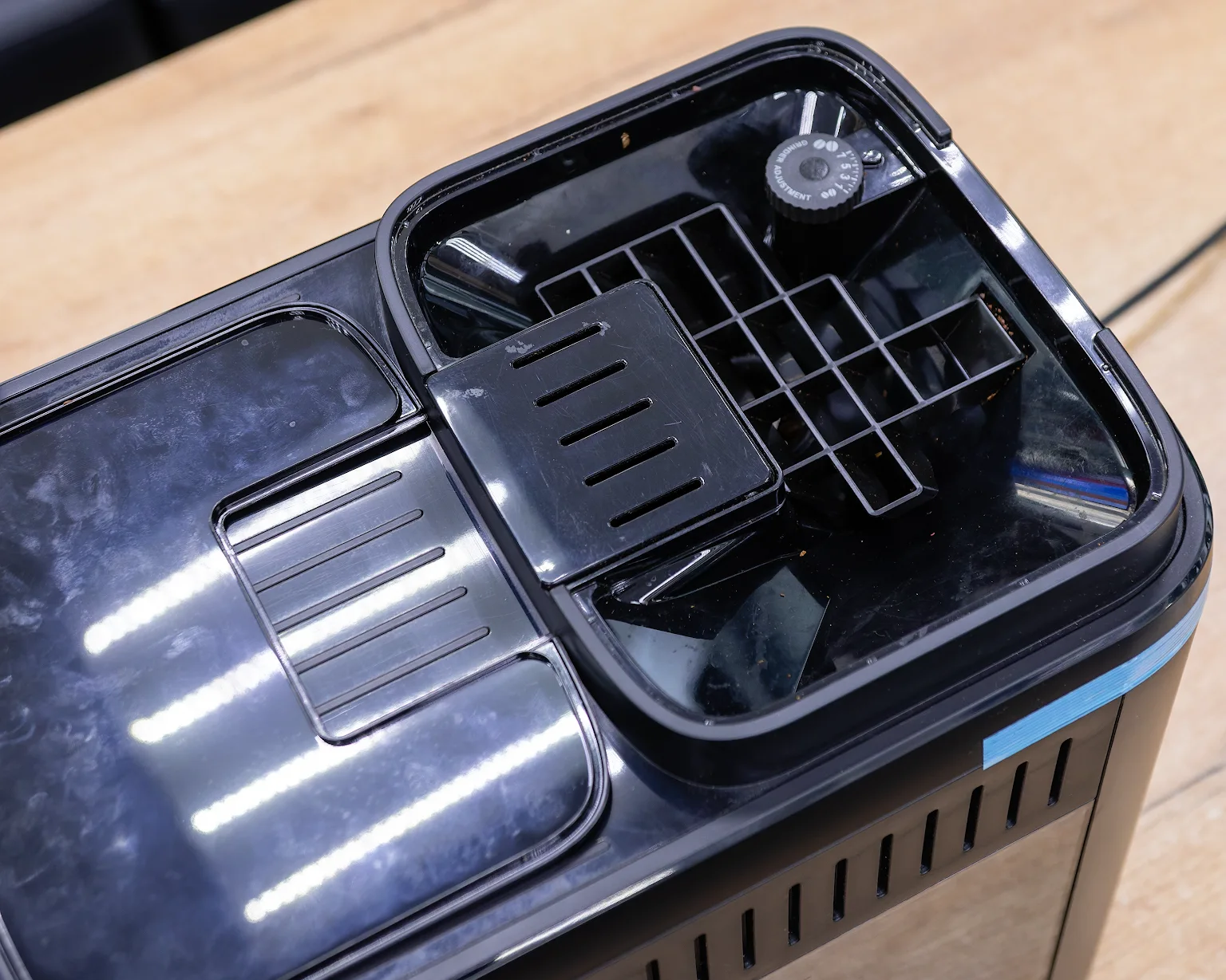 Кофемашина DeLonghi Magnifica Evo ECAM290.81.TB