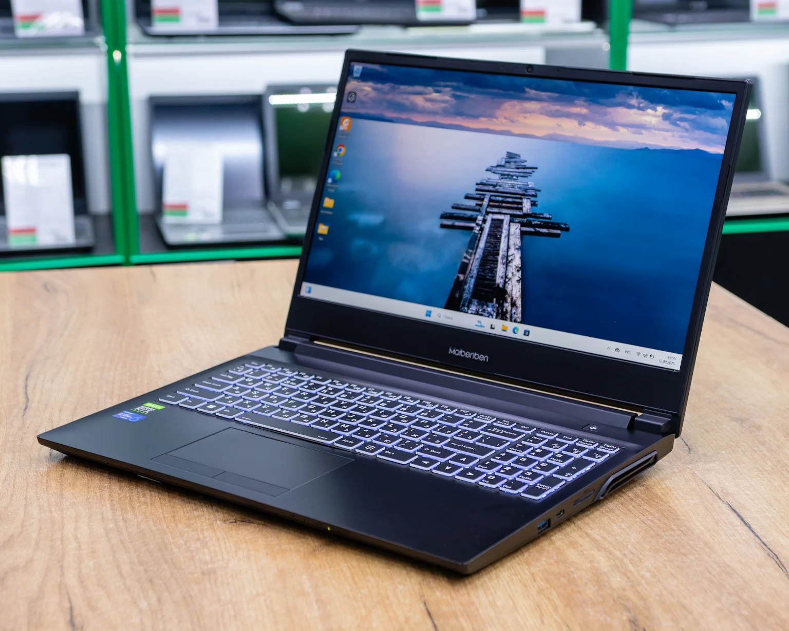 Игровой ноутбук Maibenben X556 (144Hz/Ryzen 5 5600H/RTX 3050 4GB/16GB/SSD 512GB)