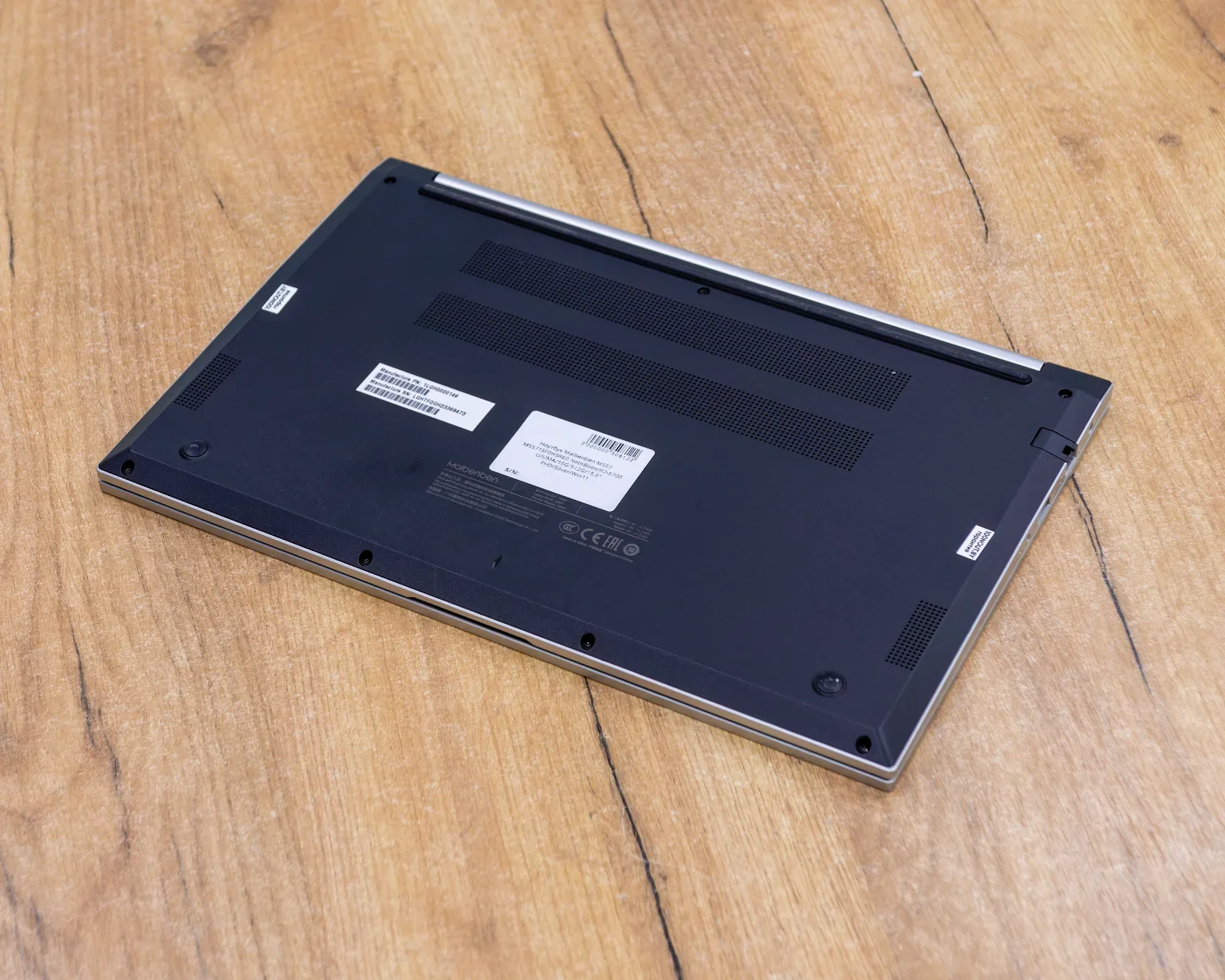 Ноутбук Maibenben M557 (FHD IPS/Ryzen 7 5825U/16GB/512GB)