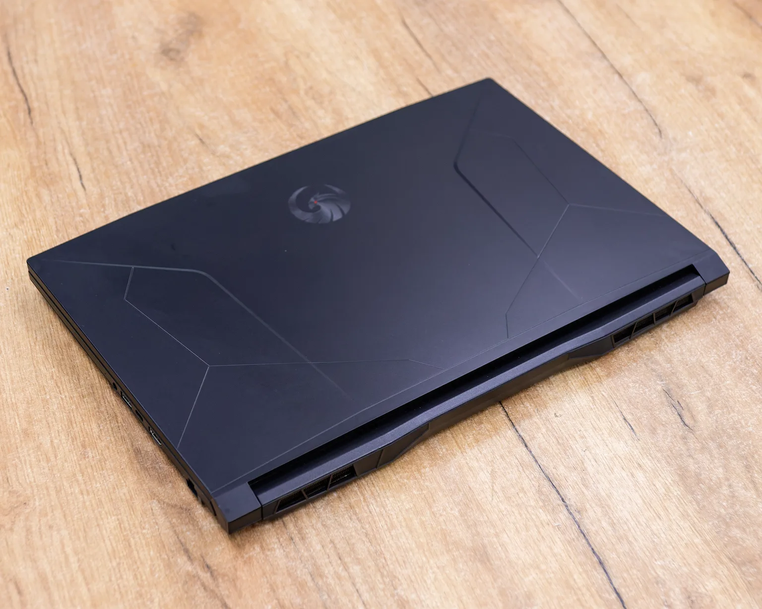 Игровой ноутбук MSI Bravo 17 C7VE (144Hz/Ryzen 7 7735HS/RTX 4050 6GB/16GB/SSD 512GB)