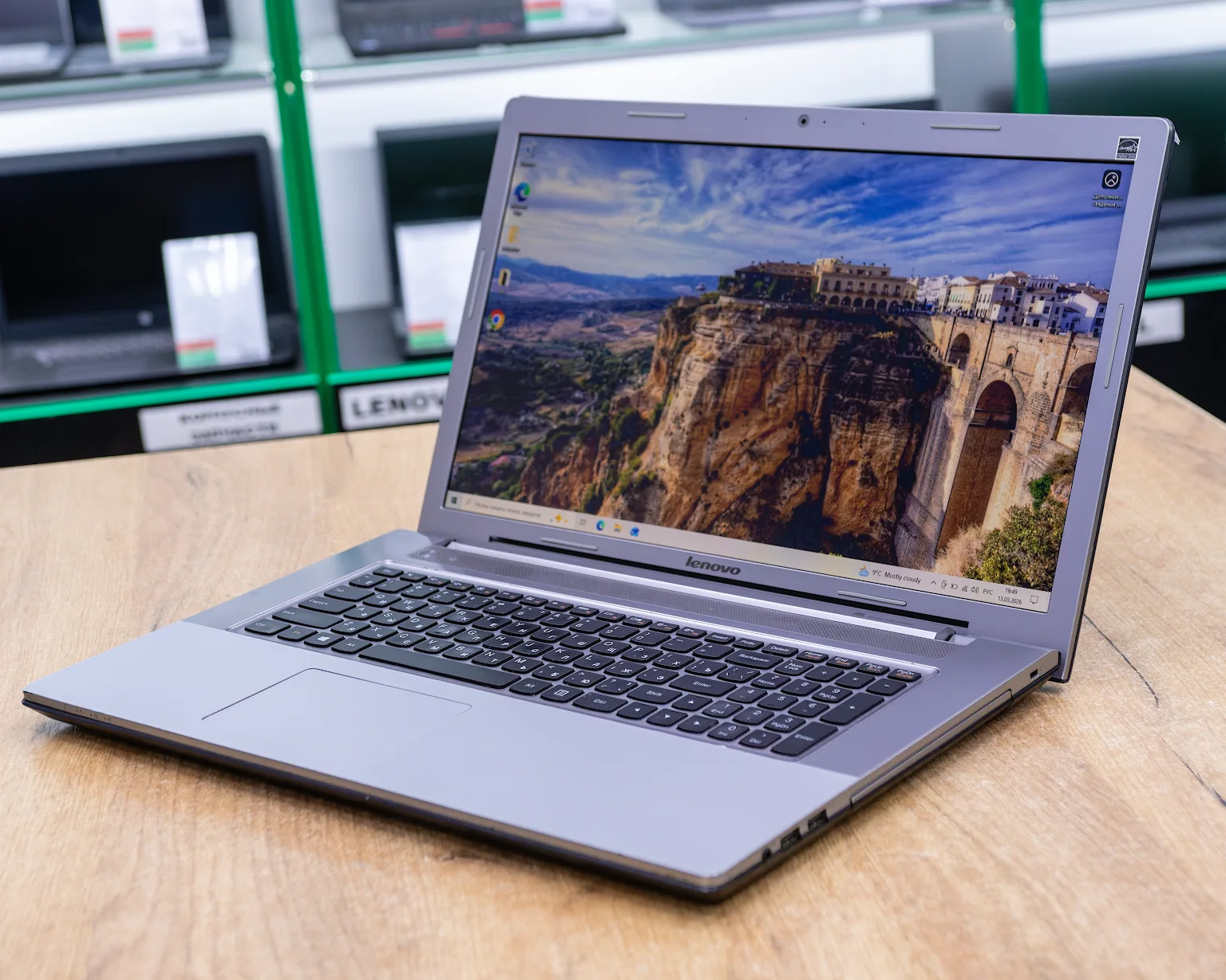 Ноутбук Lenovo ideaPad Z710 (HD+/i5-4gen/GT 745M 2GB/8GB/SSD 256GB)