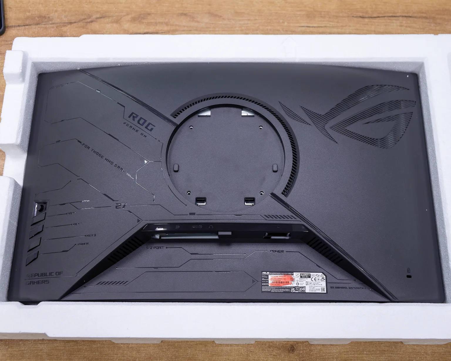 Игровой монитор ASUS ROG Strix XG27WCMS