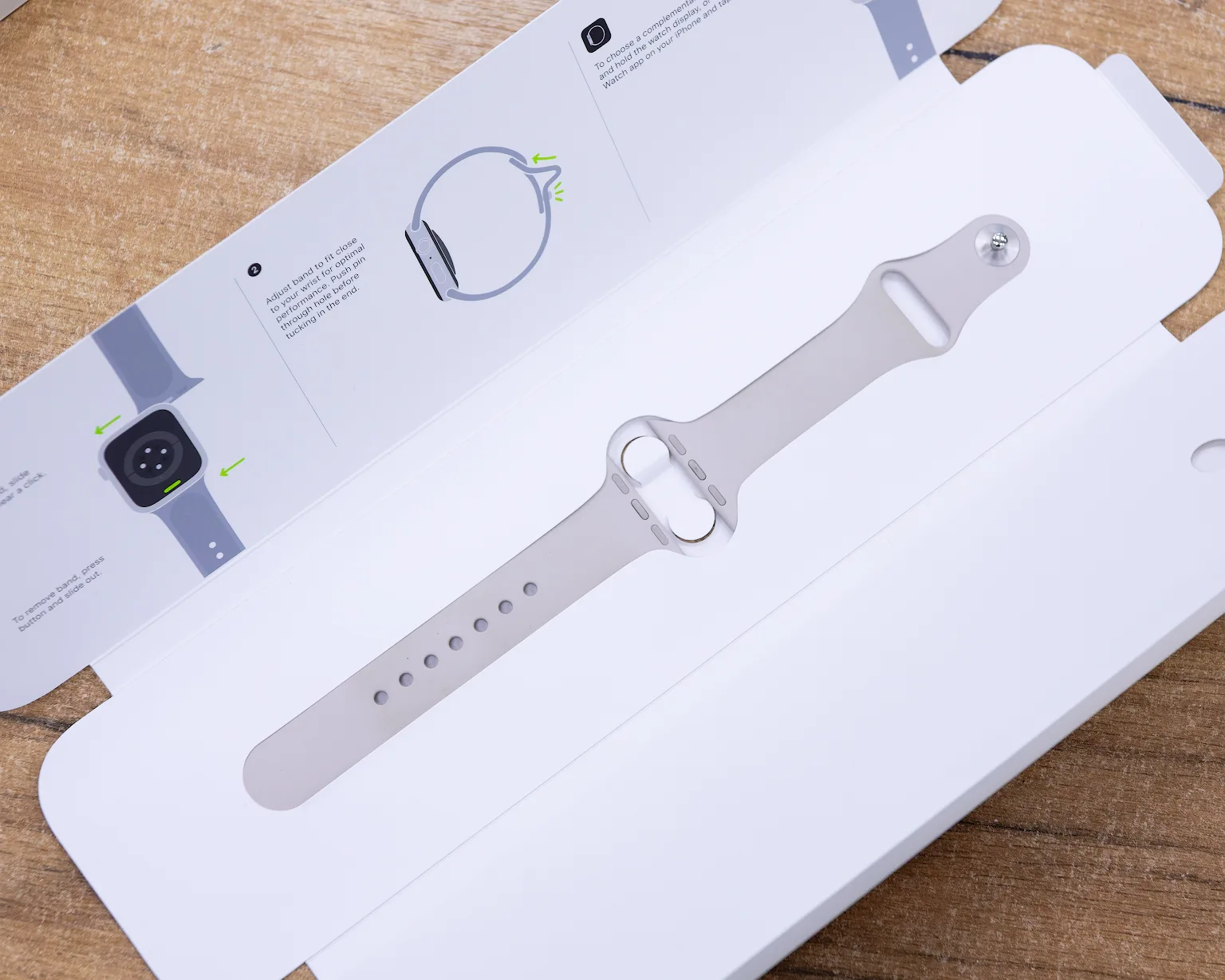 Умные часы Apple Watch Series 8 41 мм (звездный свет, спортивный силиконовый ремешок S/M)