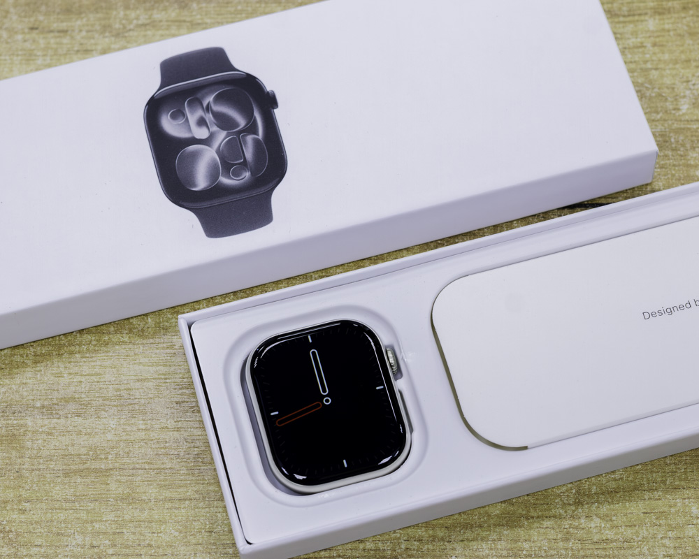 Умные часы Apple Watch Series 11 46 мм (золотой), аналог