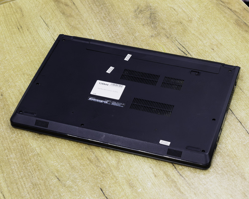 Ноутбук Dell Inspiron 15 3576 (FHD/i3-7gen/Radeon 520 2GB/12GB/SSD 256GB)