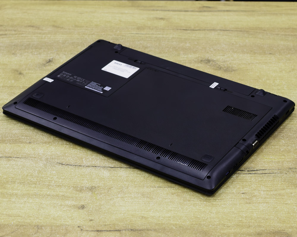 Ноутбук Lenovo G70-80 (HD+/Pentium 3825U/GeForce 920M 2/8GB/SSD 256GB)