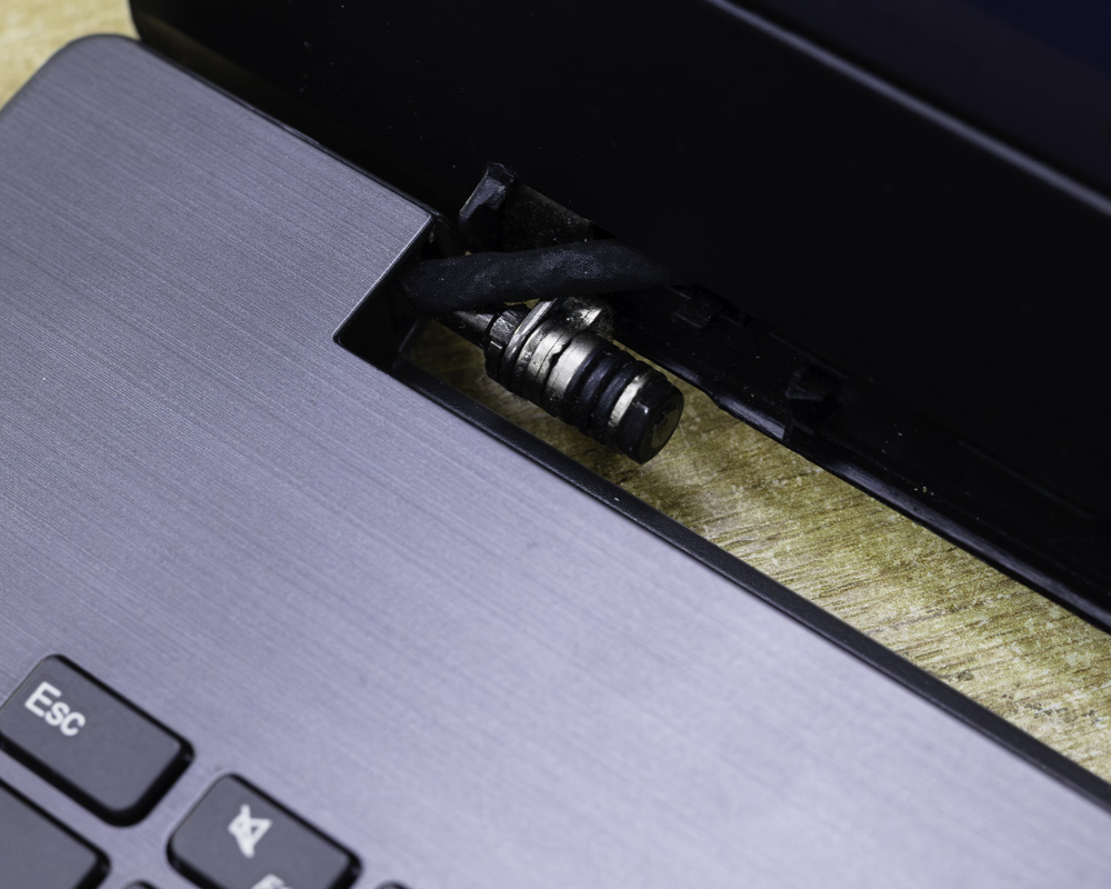 Ноутбук Lenovo IdeaPad 330-17IKB (HD+/i7-7gen/920MX 2GB/8GB/SSD 256GB)