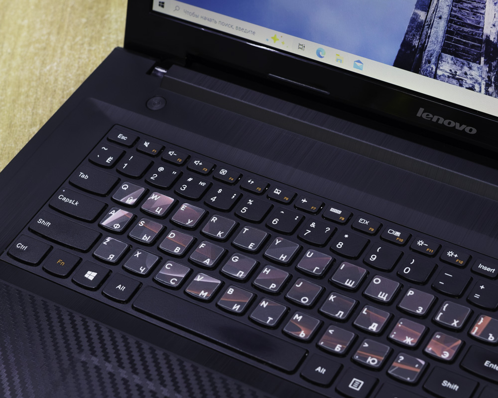 Ноутбук Lenovo G70-80 (HD+/Pentium 3825U/8GB/SSD 256GB)