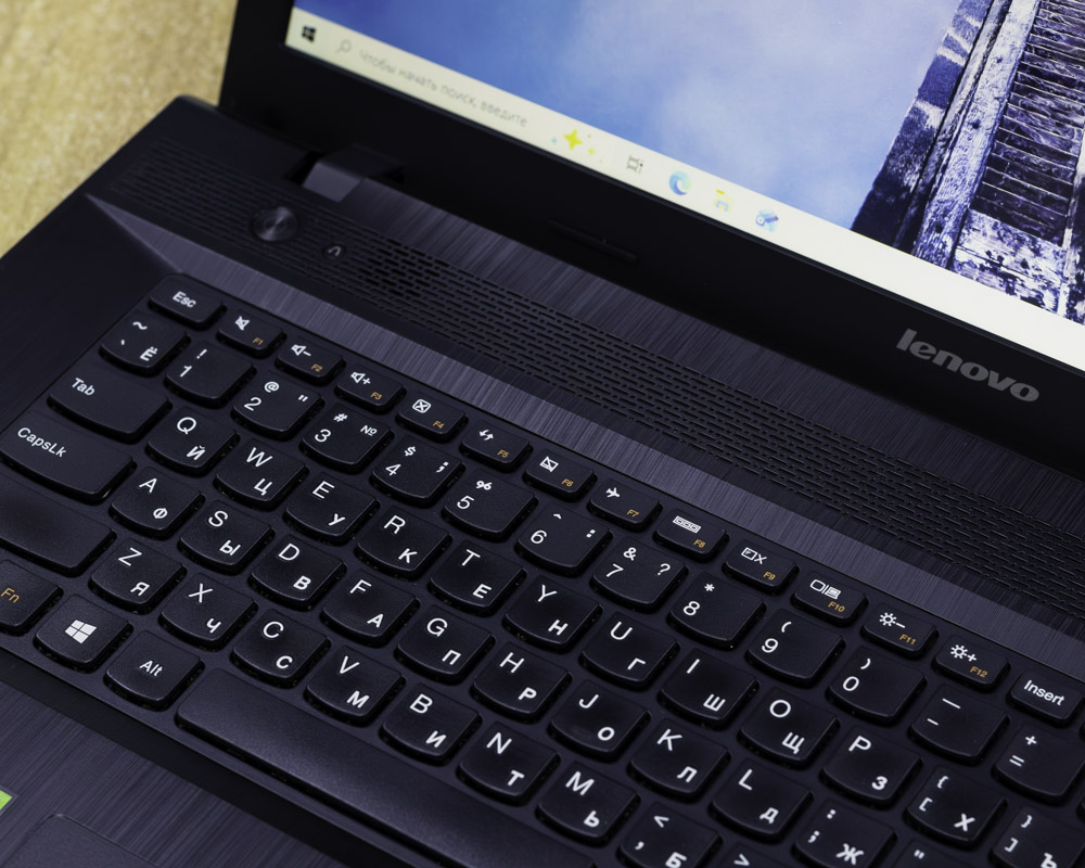 Ноутбук Lenovo G710 (HD+/i3-4gen/GT 820M 2GB/8GB/SSD 256GB)