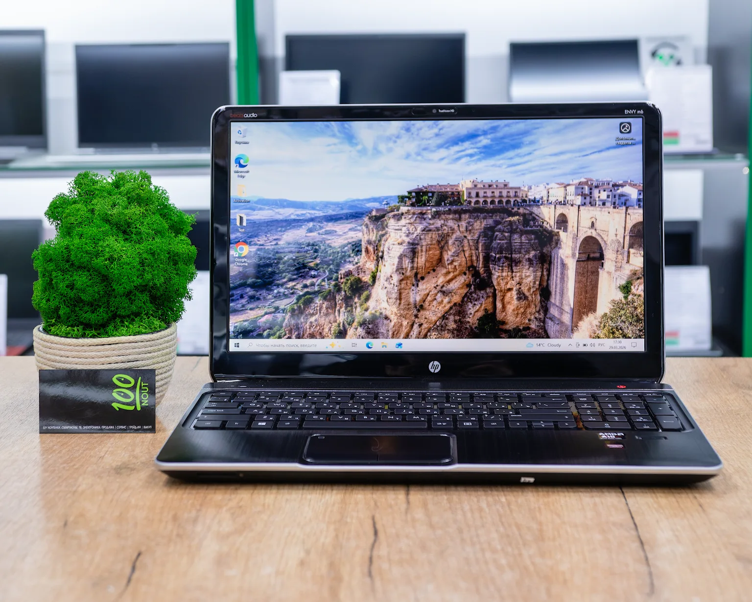 Ноутбук HP ENVY m6-1303er (HD/A10-5750M/Radeon 7600M 1GB/8GB/SSD 250GB)