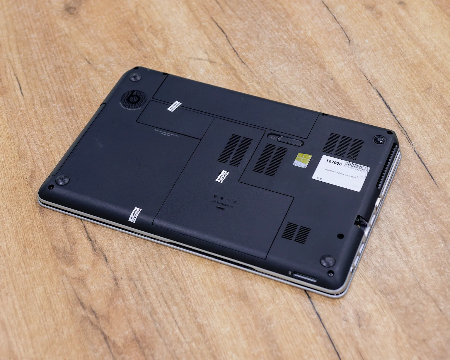 Ноутбук HP ENVY m6-1303er (HD/A10-5750M/Radeon 7600M 1GB/8GB/SSD 250GB)