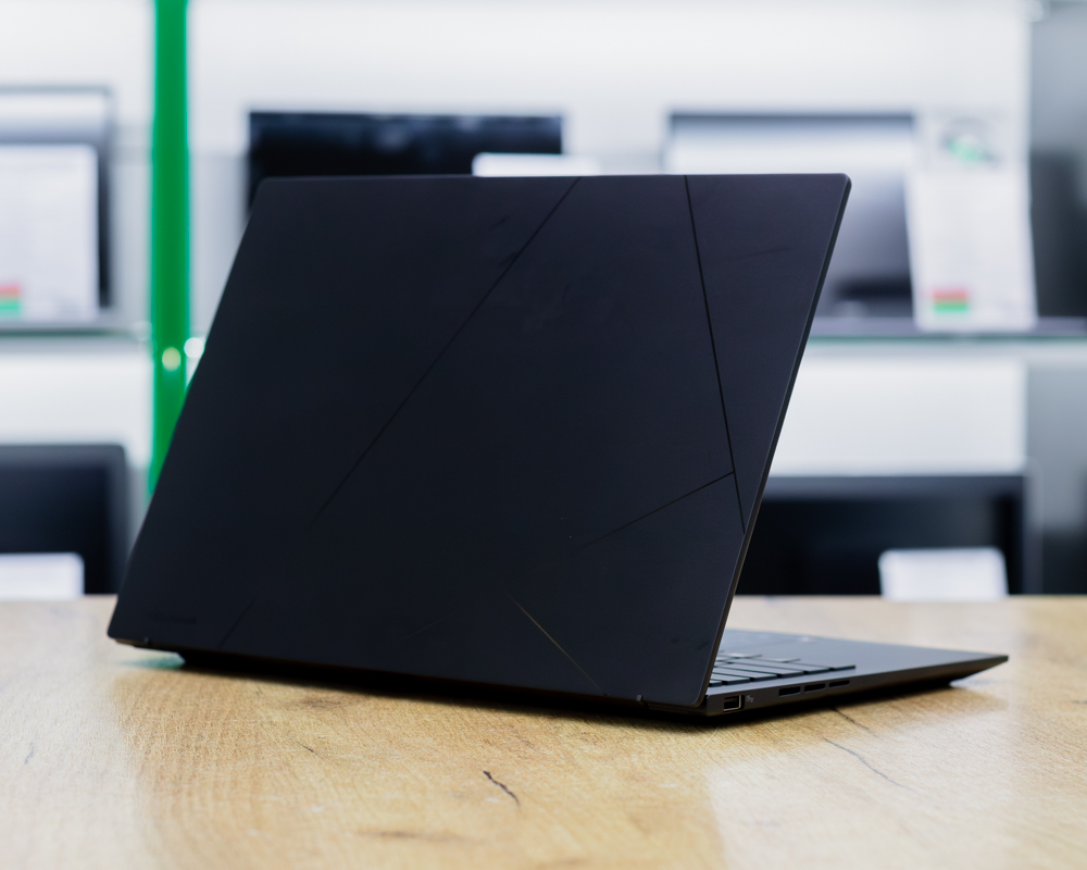 (новый.) Ноутбук ASUS Zenbook 14 OLED UM3406KA-QD174 (FHS OLED/Ryzen AI 7 350/Radeon 860M/16GB/SSD 1TB)