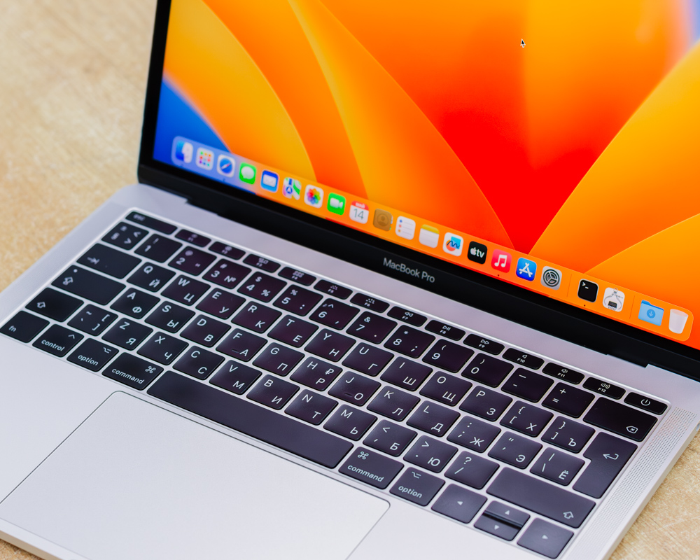 Ноутбук Apple MacBook Pro 13
