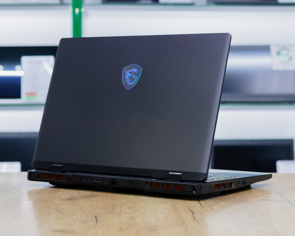 Игровой ноутбук MSI Crosshair A16 HX D8WGKG (240Hz/Ryzen 9 8940HX/RTX 5070 8GB/16GB/SSD 1TB)