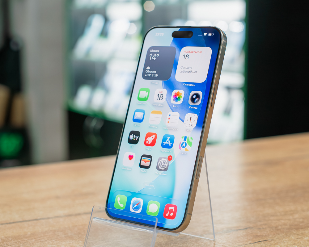 Apple iPhone 16 Pro Max 256GB (природный титан, хорошее)