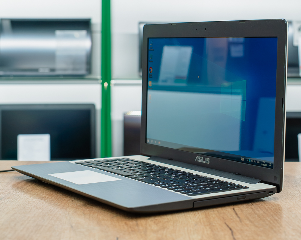 Ноутбук Asus F553MA (HD/Celeron N2830/4GB/HDD 250GB)
