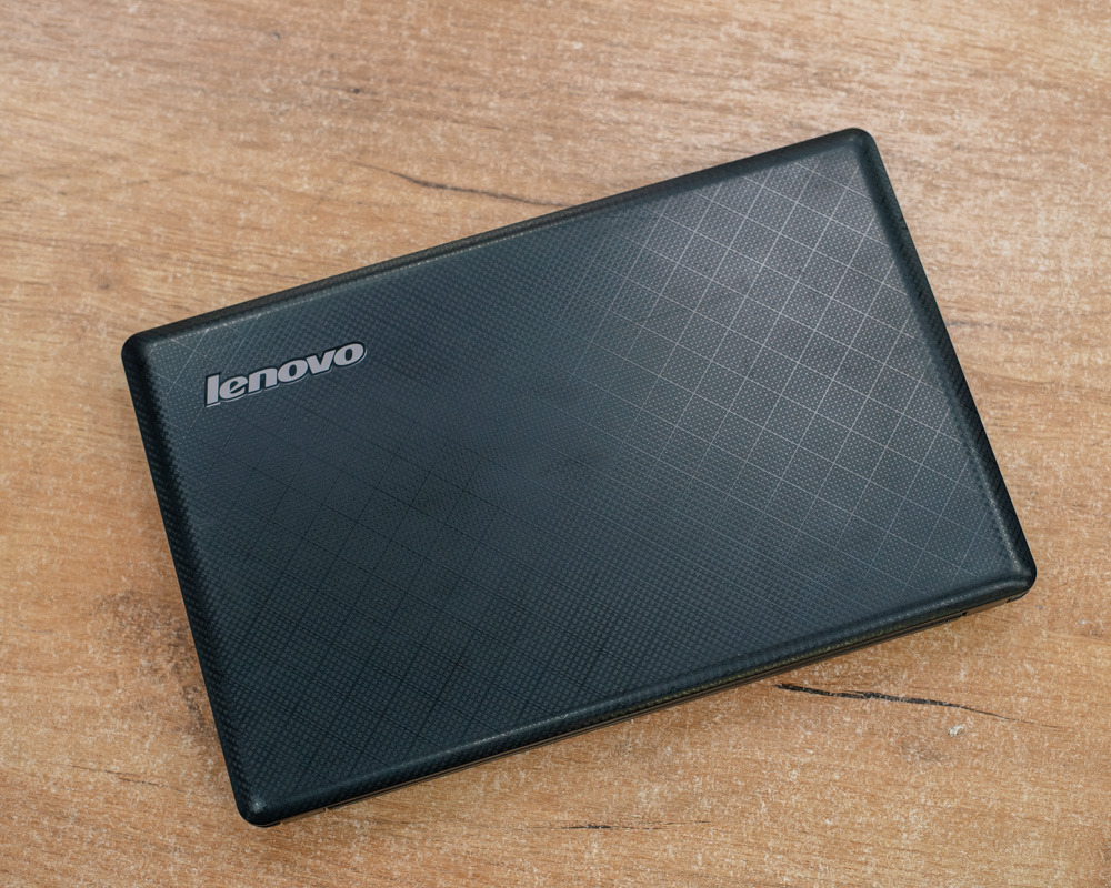 Нетбук Lenovo e10-30 (HD/Celeron N2840/2GB/HDD 320GB)