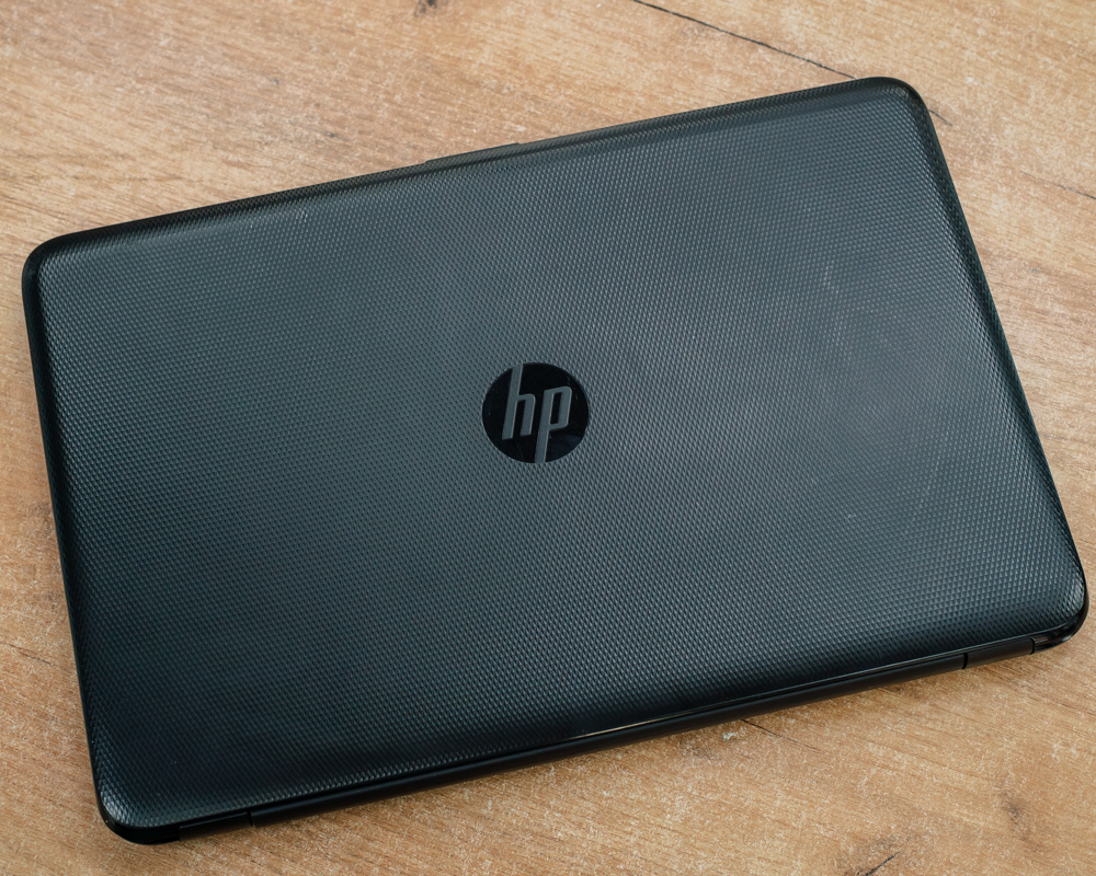 Ноутбук HP 15-ac (HD/Pentium 3825U/Radeon R5 M330 1GB/6GB/SSD 120GB)