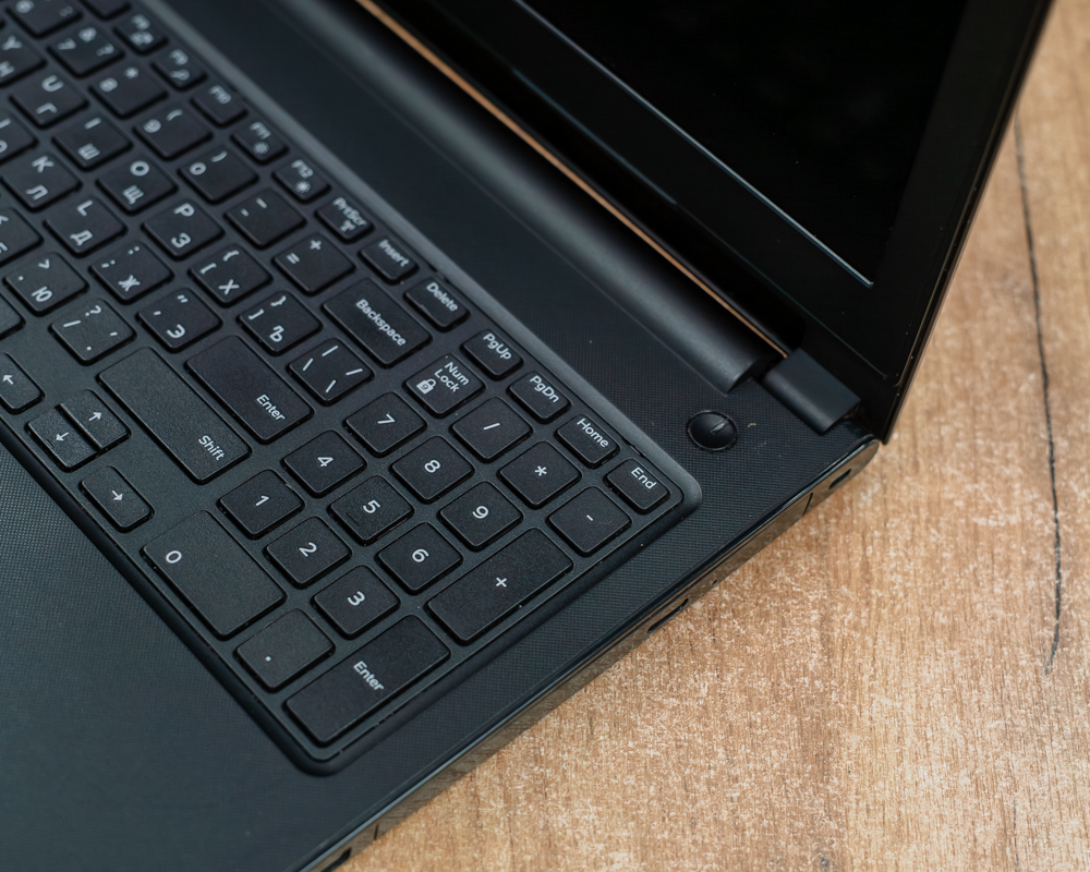 Ноутбук Dell Inspiron 15 3567 (FHD IPS/i5-7gen/Radeon R5 M420 2GB/8GB/SSD 480GB)