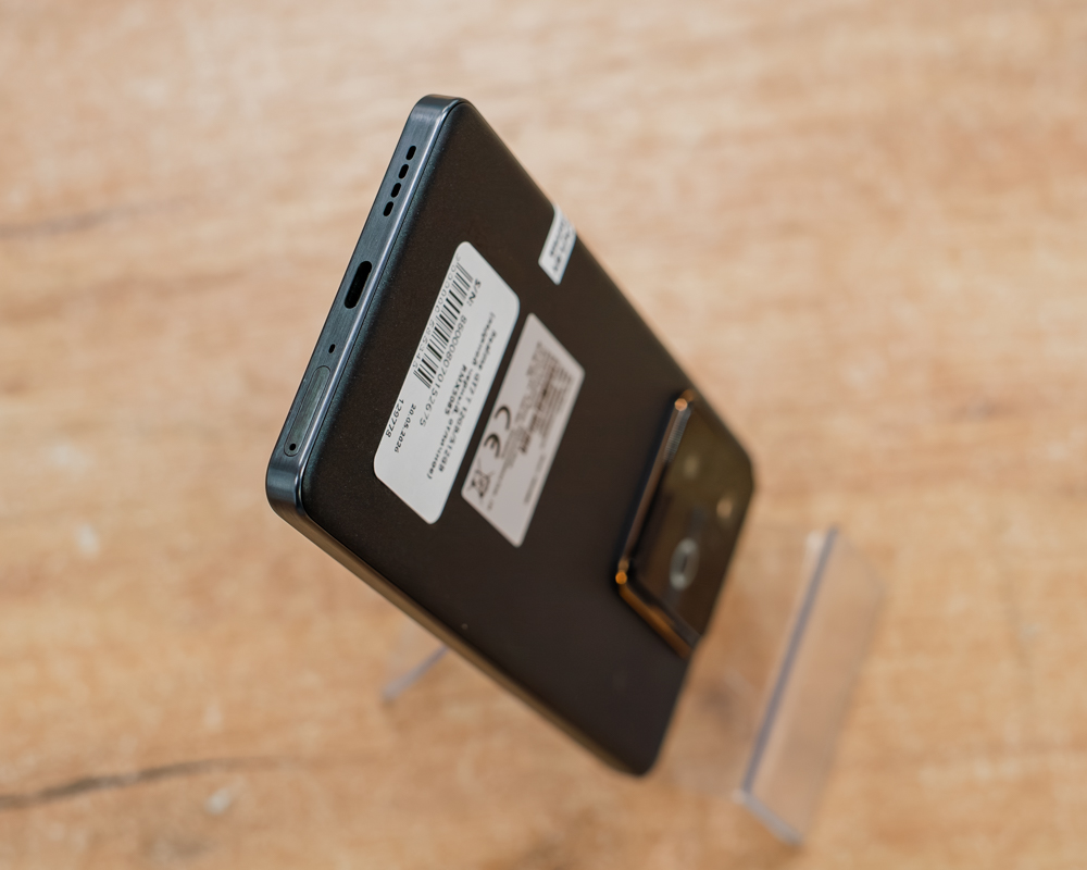 Realme GT7 T 12GB/512GB (ледяной черный, отличное) RMX5085