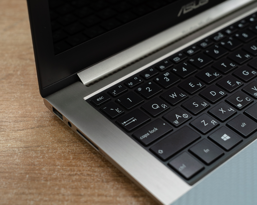 Ноутбук ASUS Zenbook UX31E (HD+/i5-2gen/4GB/SSD 128GB)