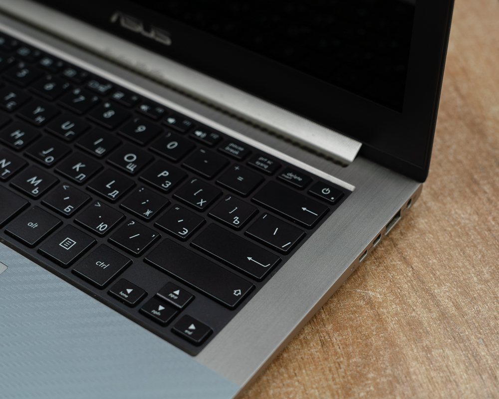 Ноутбук ASUS Zenbook UX31E (HD+/i5-2gen/4GB/SSD 128GB)
