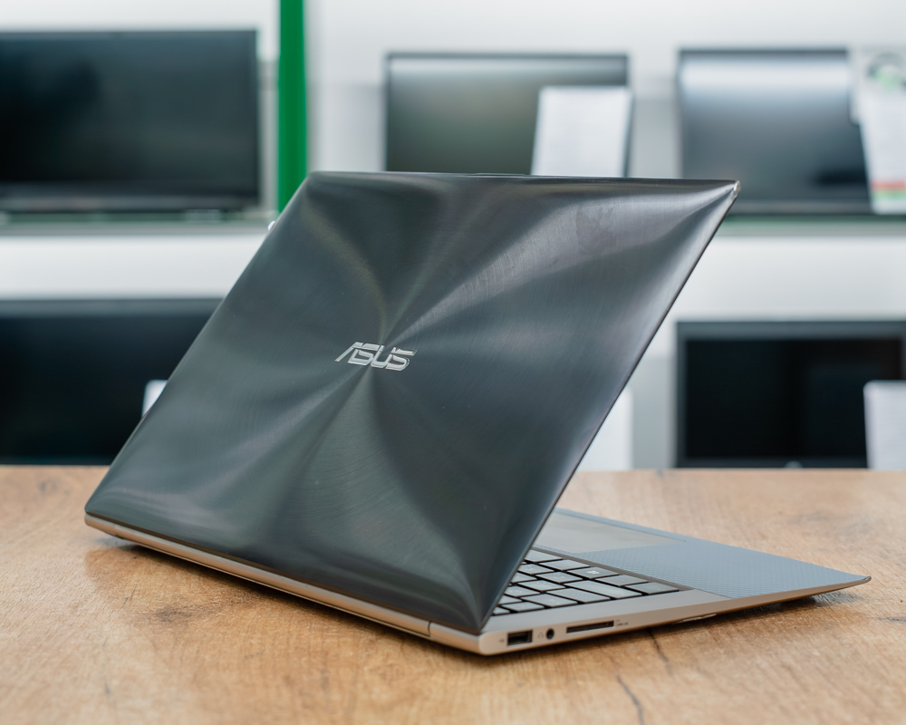Ноутбук ASUS Zenbook UX31E (HD+/i5-2gen/4GB/SSD 128GB)