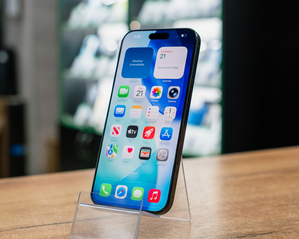 Apple iPhone 16 Pro Max 256GB (чёрный титан, хорошее)