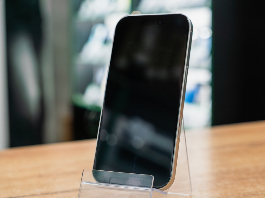 Apple iPhone 16 Pro 512GB (белый титан, хорошее)