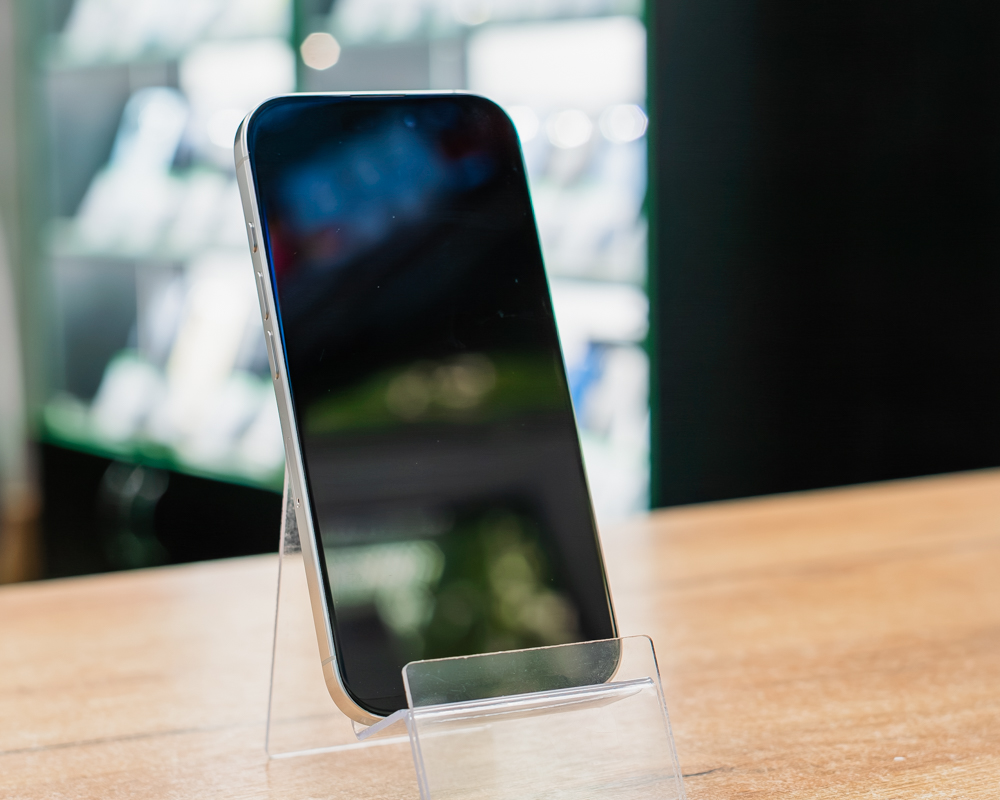 Apple iPhone 16 Pro 512GB (белый титан, хорошее)