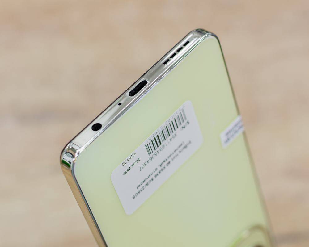 Infinix Hot 40 X6836 8GB/256GB (золотистый, отличное)