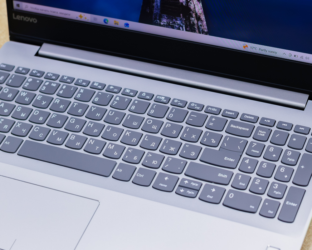 Ноутбук Lenovo IdeaPad 720-15IKB (FHD IPS/i5-7gen/Radeon RX 560 4GB/8GB/SSD+HDD 256+1000GB)